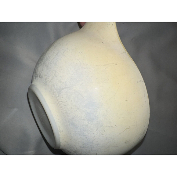 Vintage Pyrex Yellow Cinderella Bowl 2 1/2 quart 443 Frosty Matte Spout Handles - Picture 5 of 7